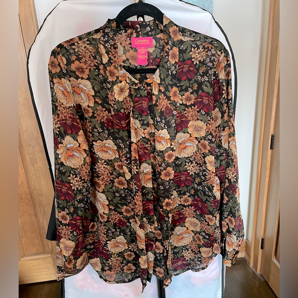 Vintage Floral Lavalliere Blouse